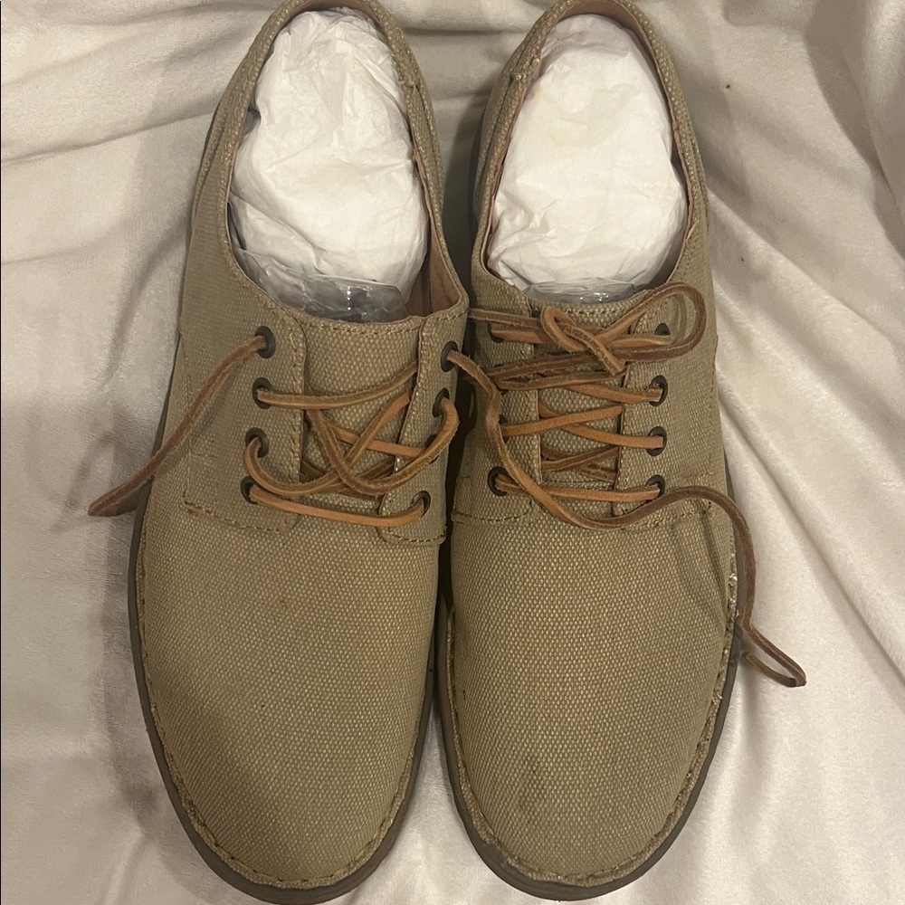 Born Men's tan canvas derby shoes